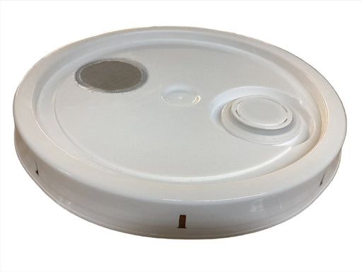 A white gasketed lid designed for 15 kg and 5-gallon pails, including a pouring spout with cap and a screened hole.
