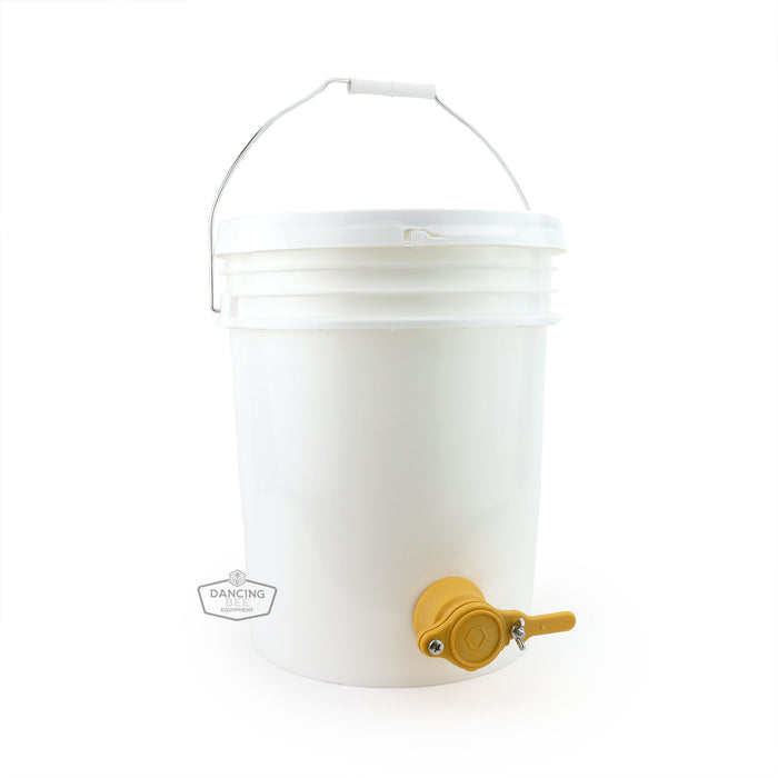 Plastic Pail with Gate | Deluxe